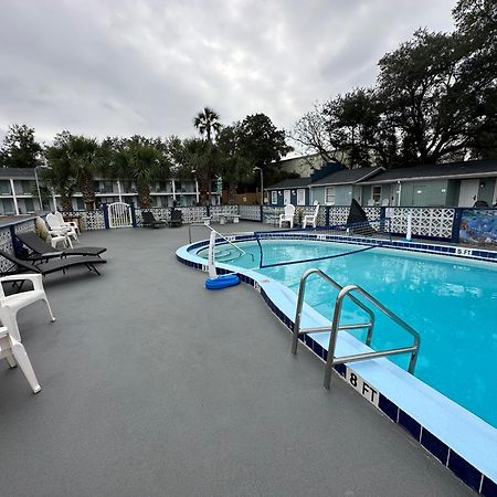 Gulf Coast Inn Gulf Breeze Eksteriør billede